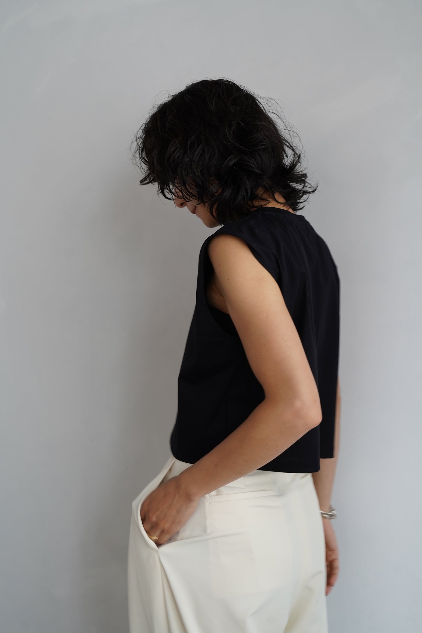 Nosleeve Short Top / BLACK -6月25-30日発送-
