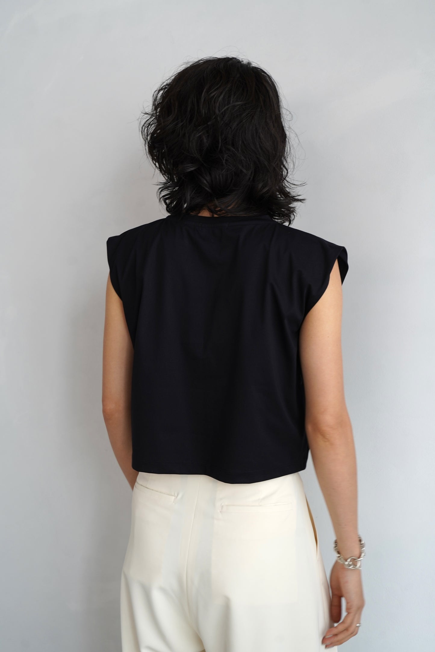 Nosleeve Short Top / BLACK
