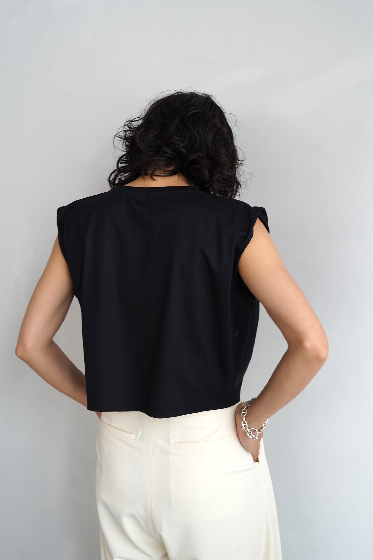 Nosleeve Short Top / BLACK