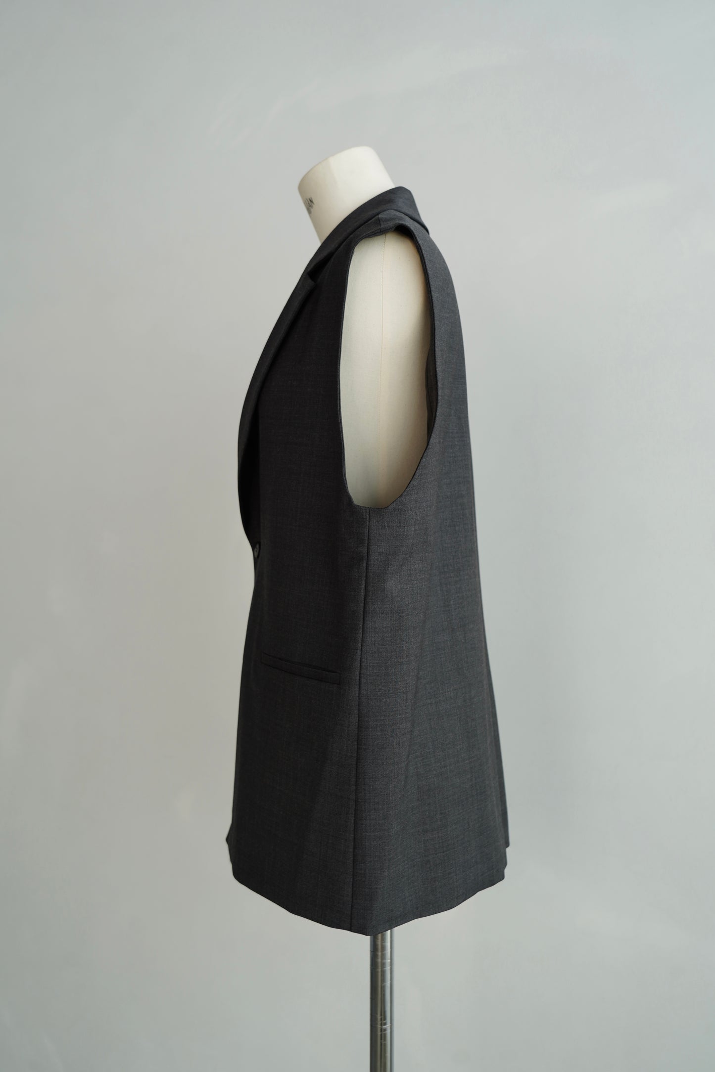 Tailored Vest / CHARCOALGRAY