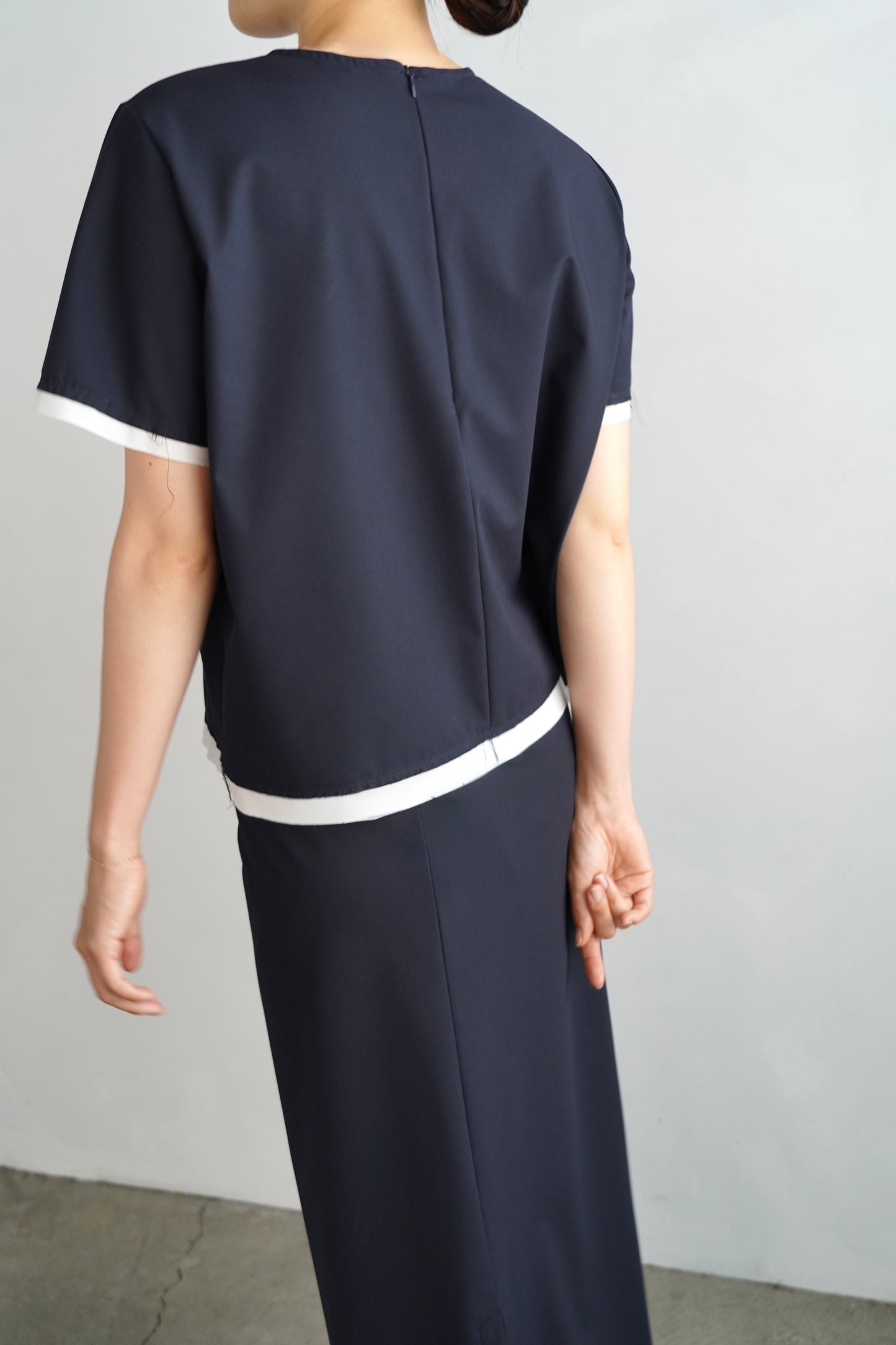 Essential Half Top / NAVY -7月10-15日発送-