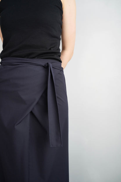 Essential Wrap Skirt / NAVY- 7月10-15日発送-