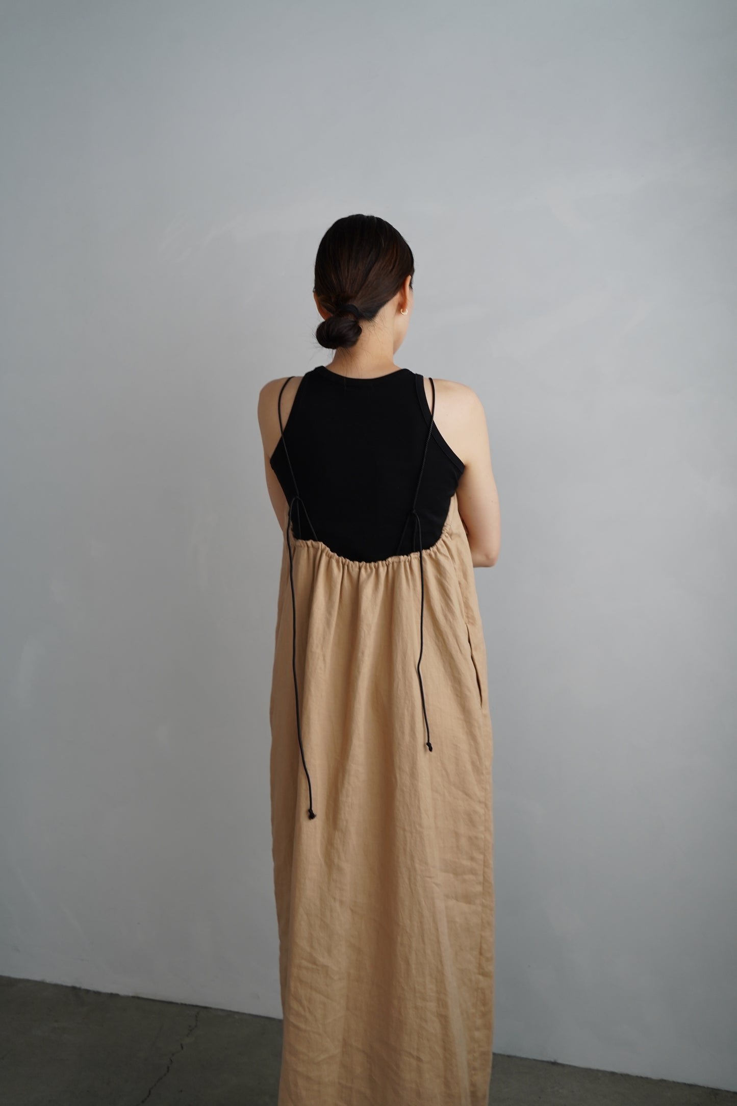 Linen Halter Dress / BEIGE -7月10日発送-