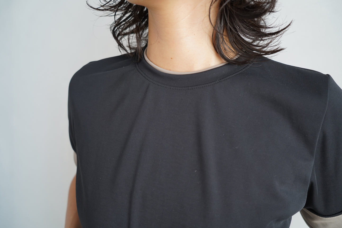 Smooth Tee / BLACK×BEIGE