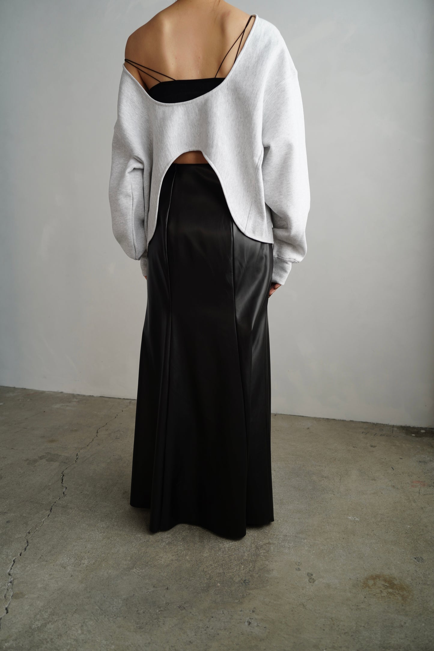 Round Sweat Pullover / GRAY -12月5日発送-