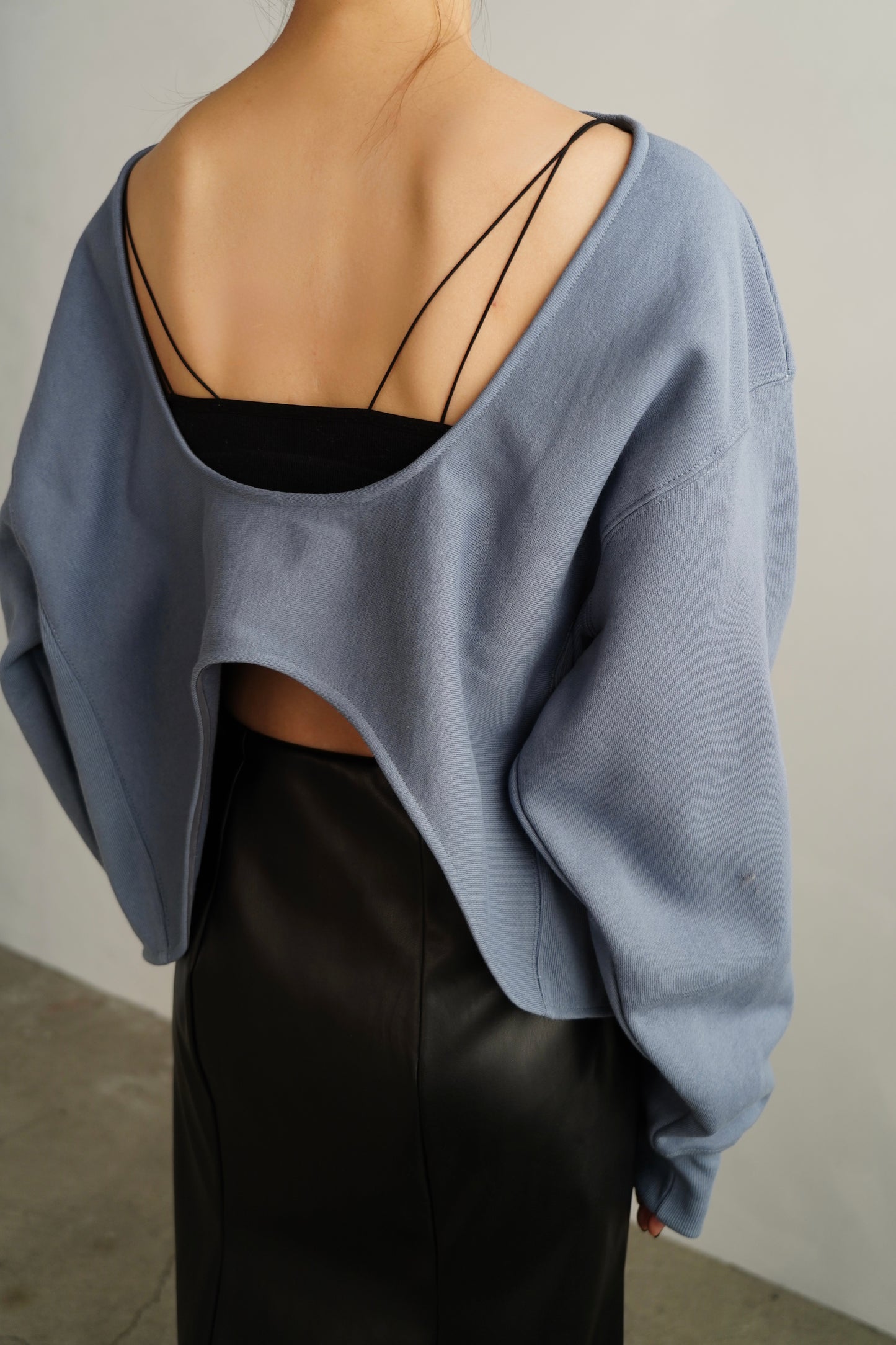 Round Sweat Pullover / ASHBULUE -12月5日発送-