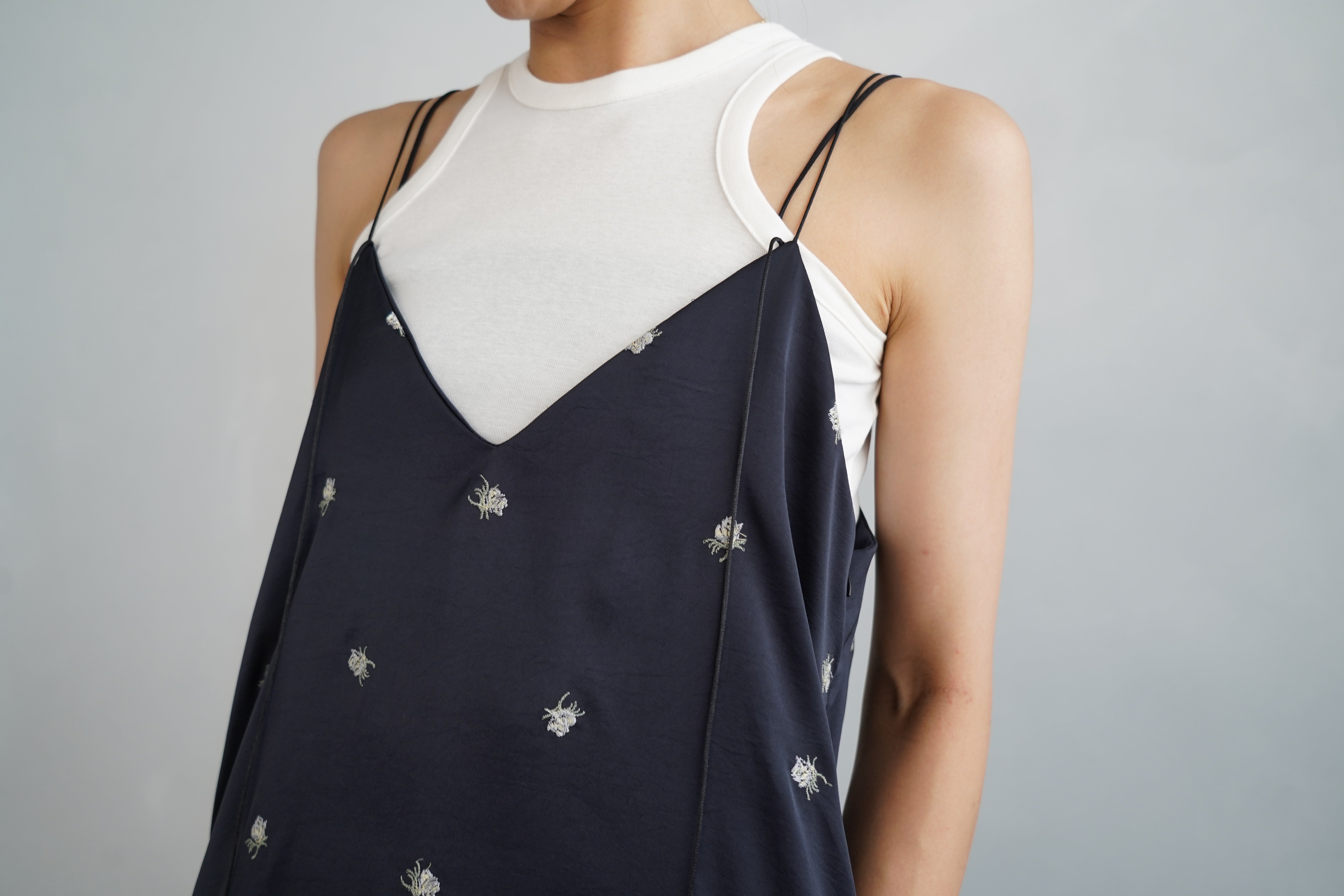 Stitch Flower Cami Dress / NAVY -8月3-7日発送- – &her