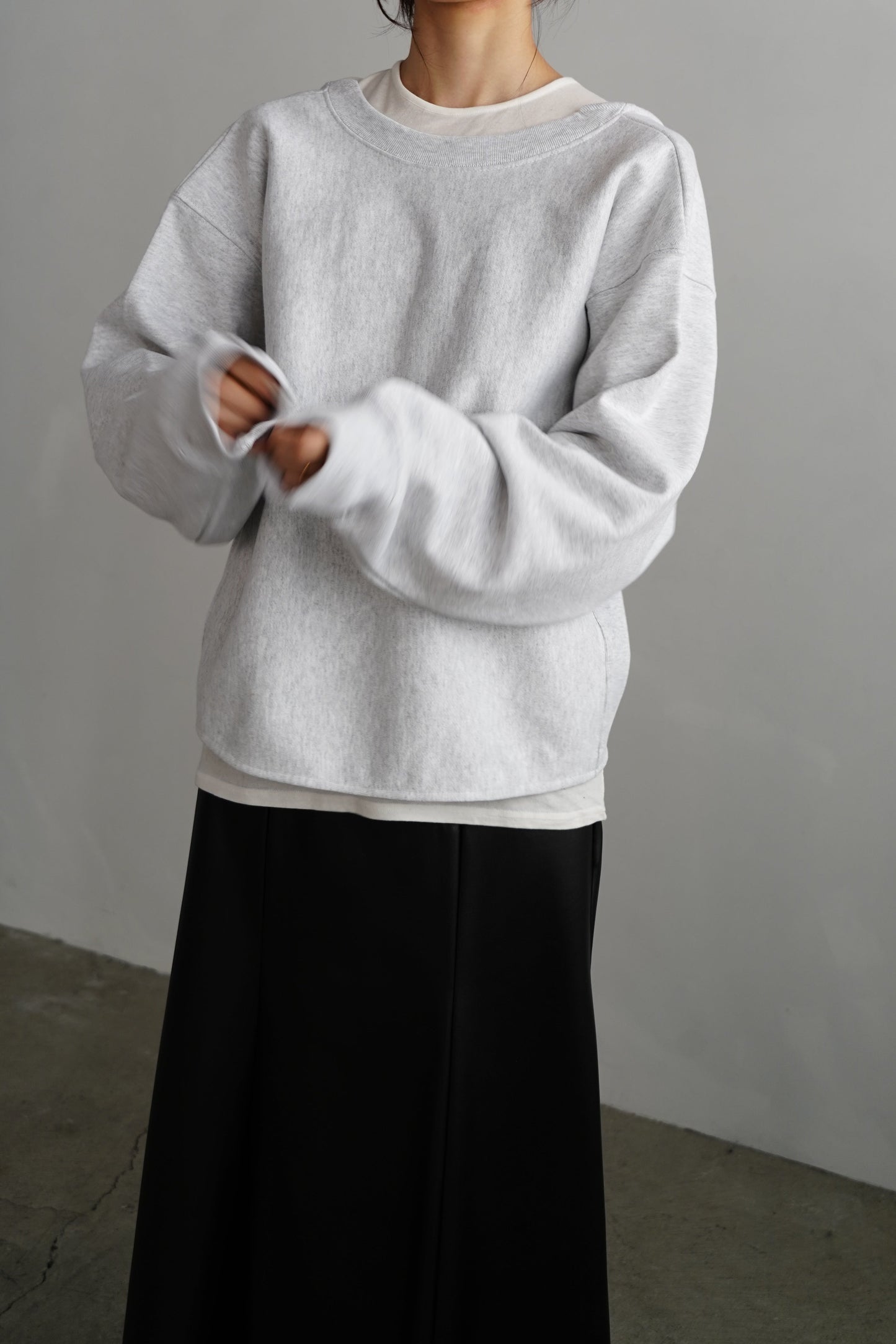 Round Sweat Pullover / GRAY -12月5日発送-