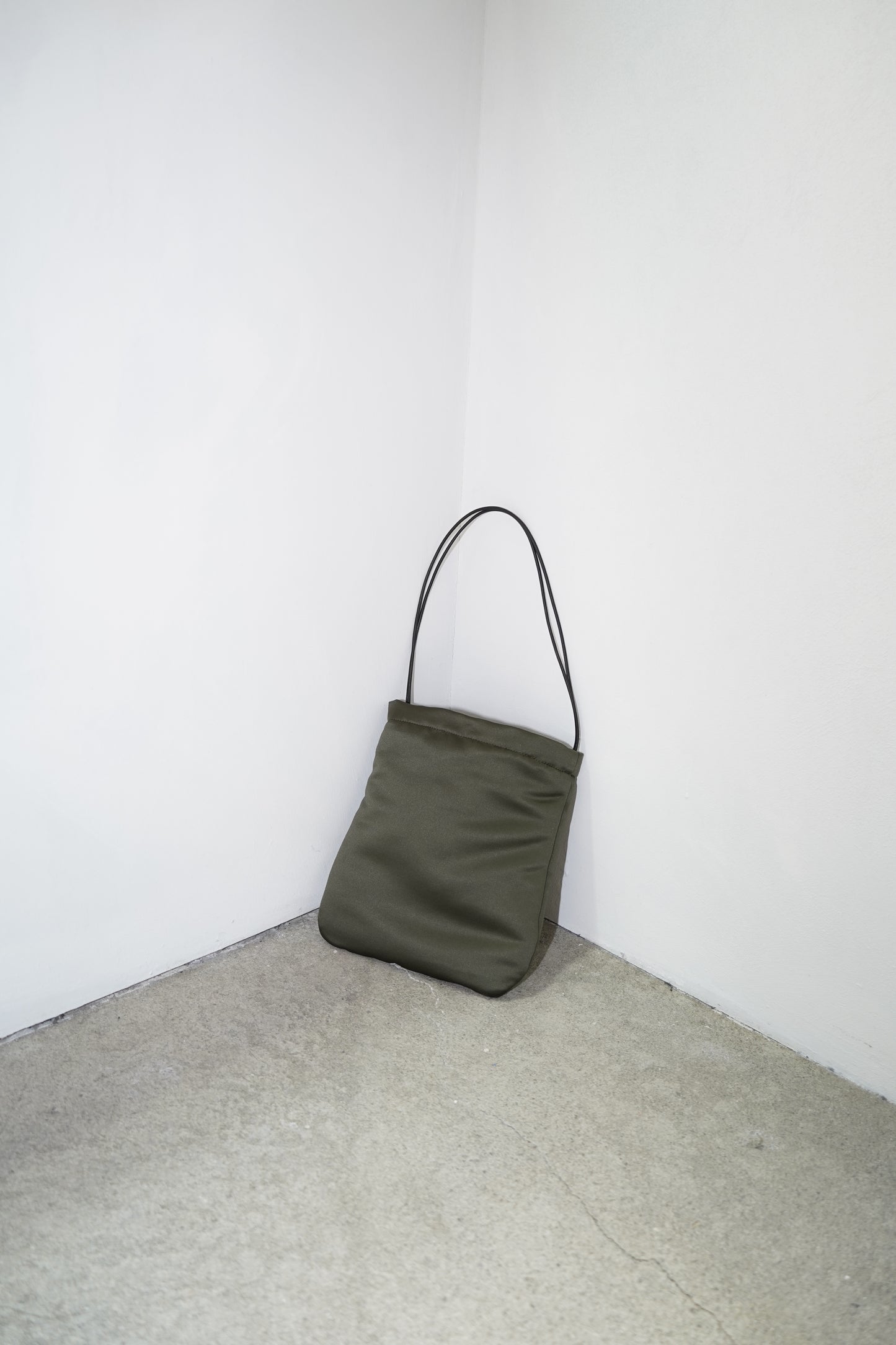 Adorn Satin Bag / KHAKI -8月25日発送-