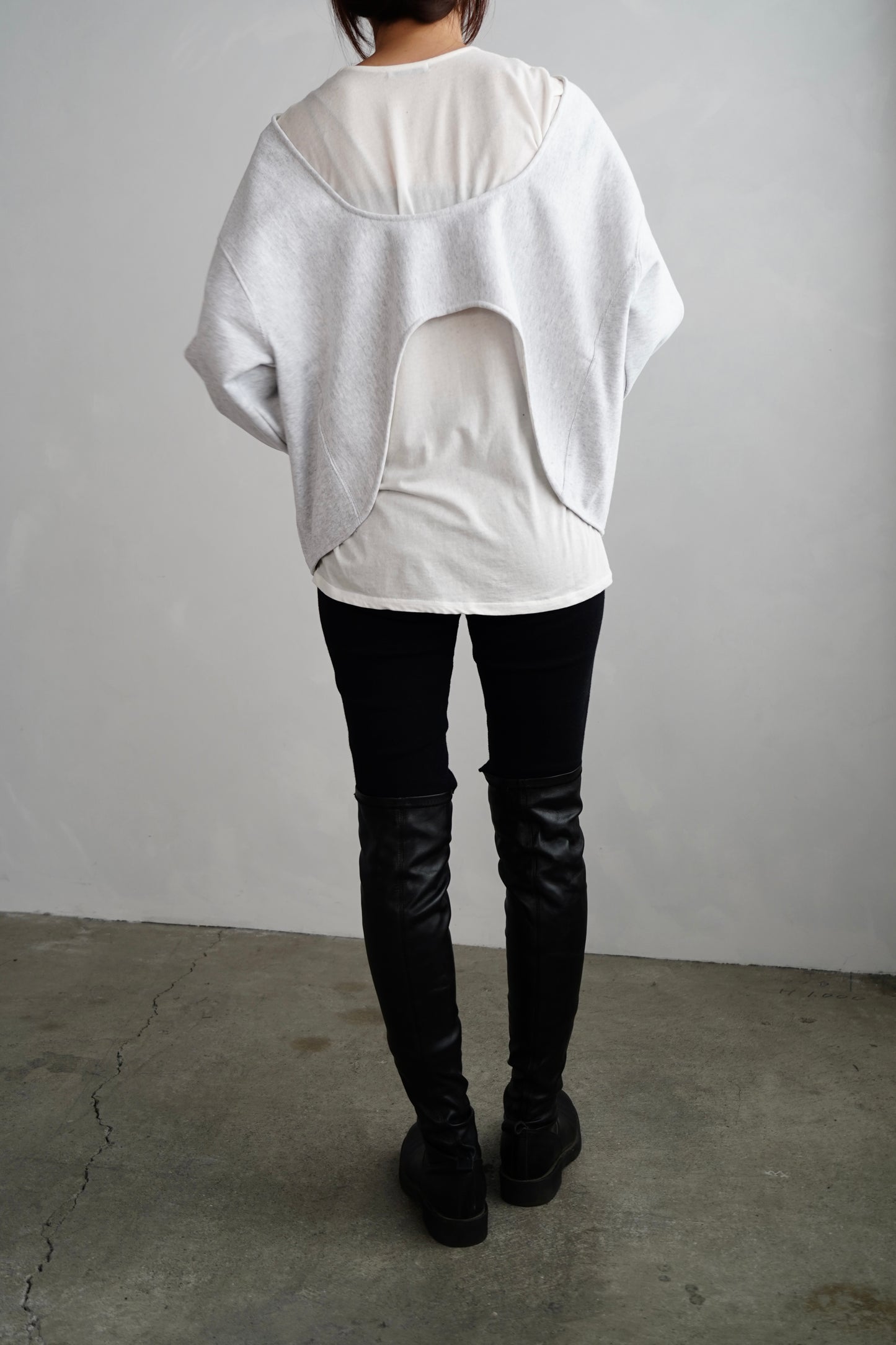 Round Sweat Pullover / GRAY -12月5日発送-