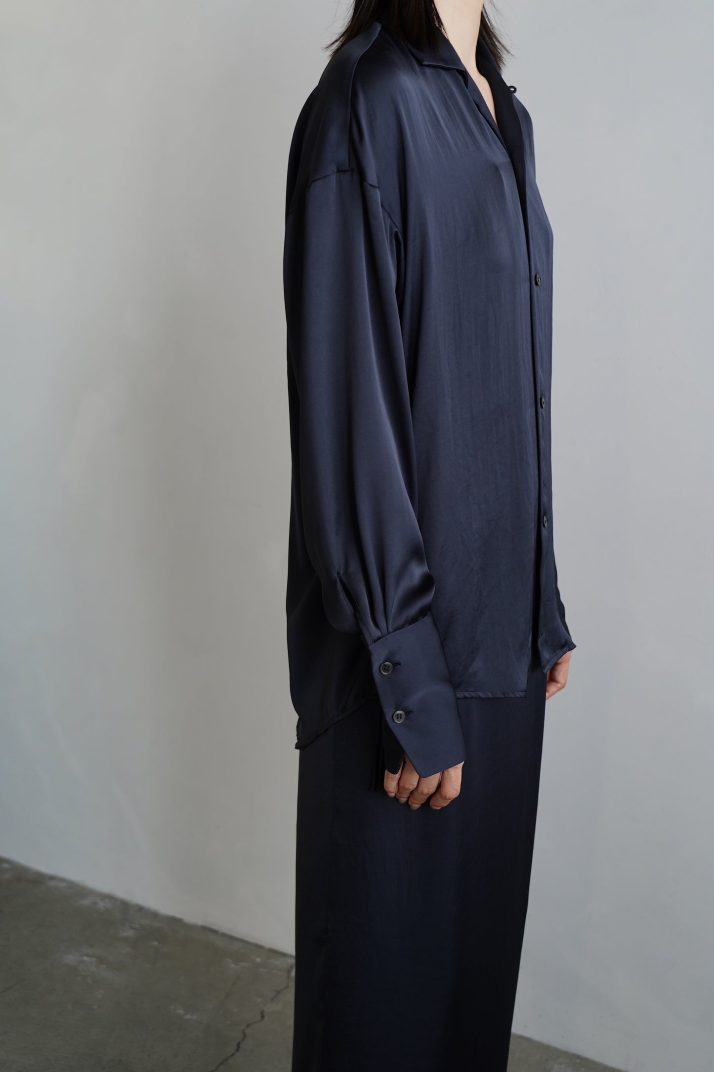 Open Collar Satin Shirts / NAVY -5月23-28日発送-