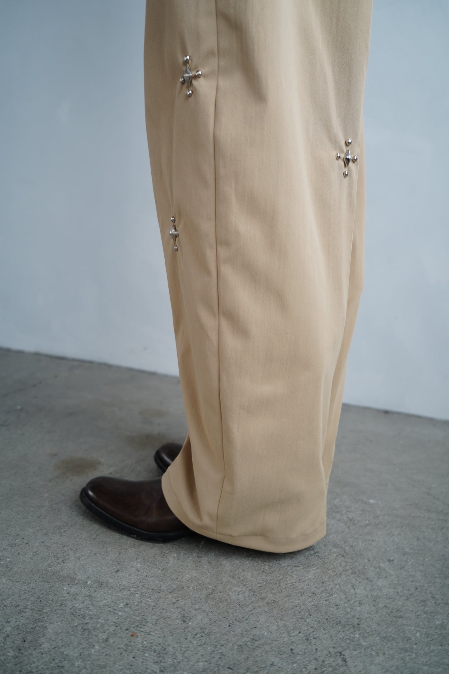 Studs Chino Pants / BEIGE -9月30日発送-