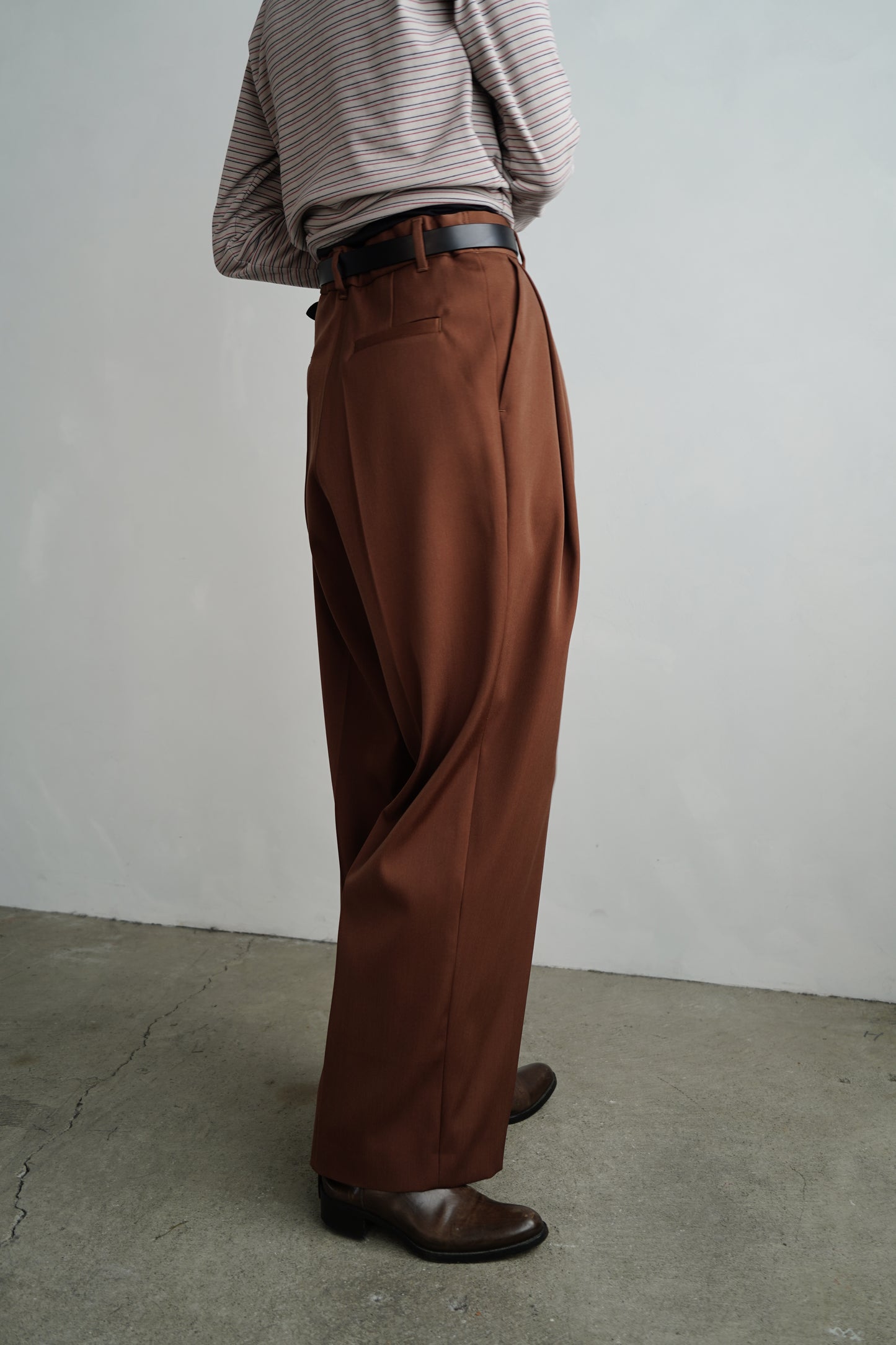Wool Tuck Pants / BROWN -10月20日発送-