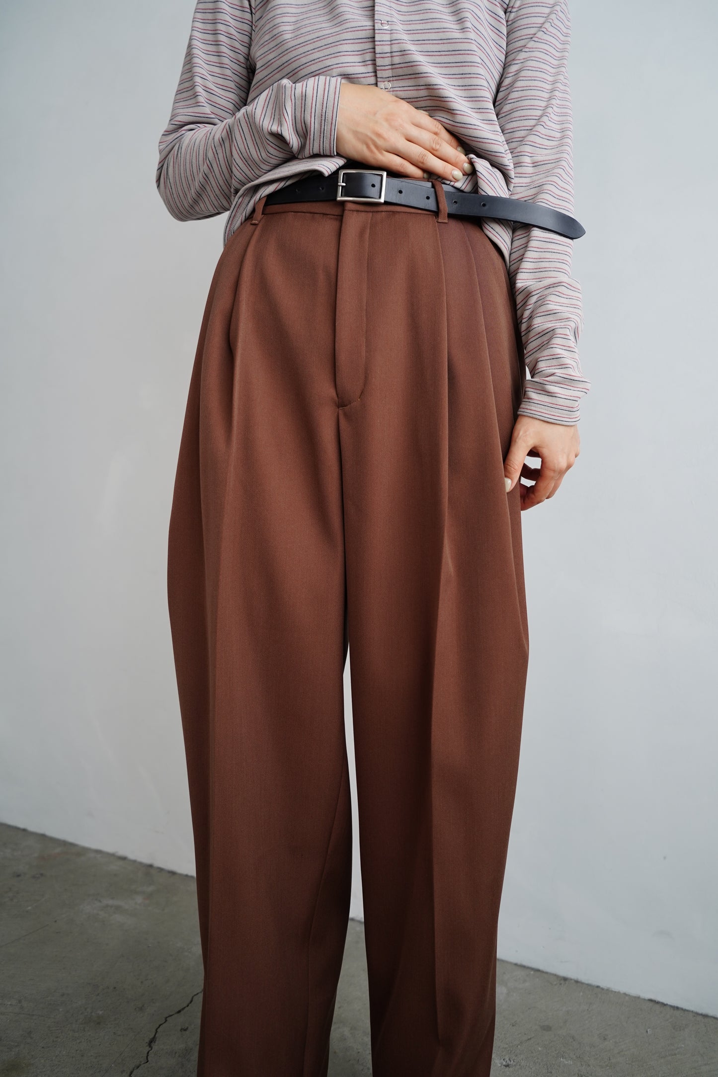 Wool Tuck Pants / BROWN -10月20日発送-