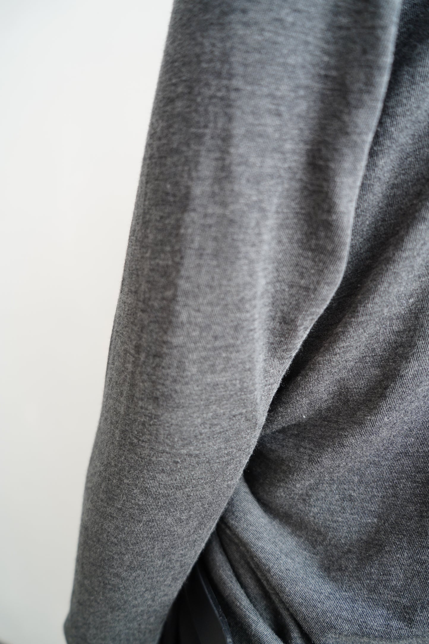 Powdery Pullover / C.GRAY