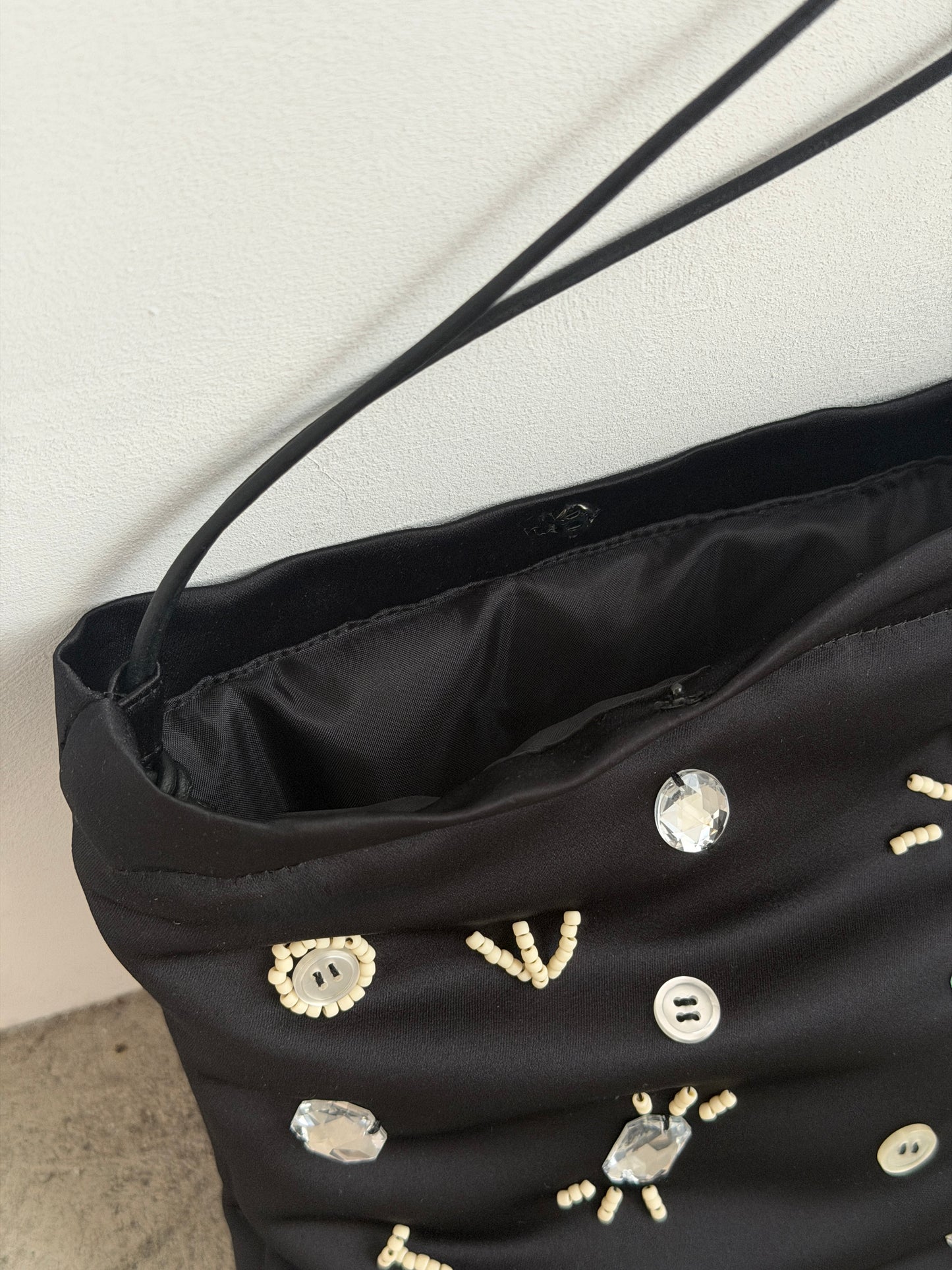 Adorn Satin Bag / BLACK -8月25日発送-