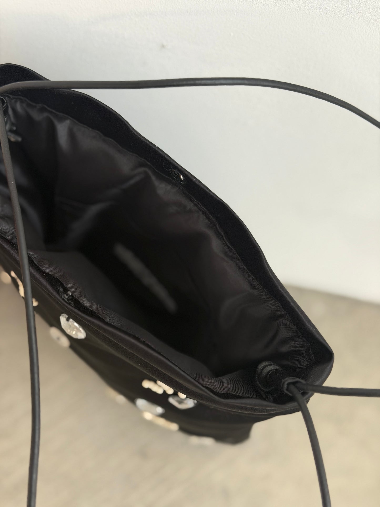 Adorn Satin Bag / BLACK -8月25日発送-