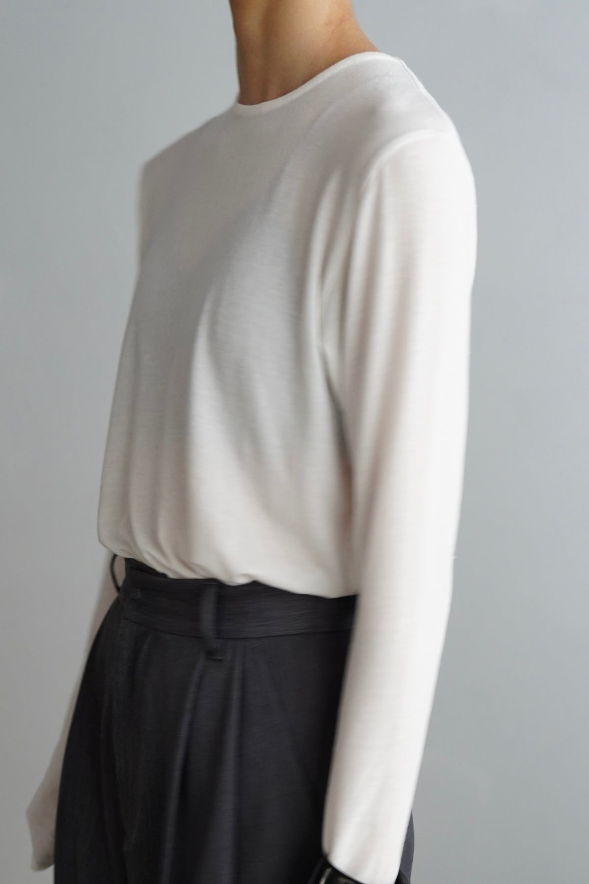 Powdery Pullover / OFFWHITE