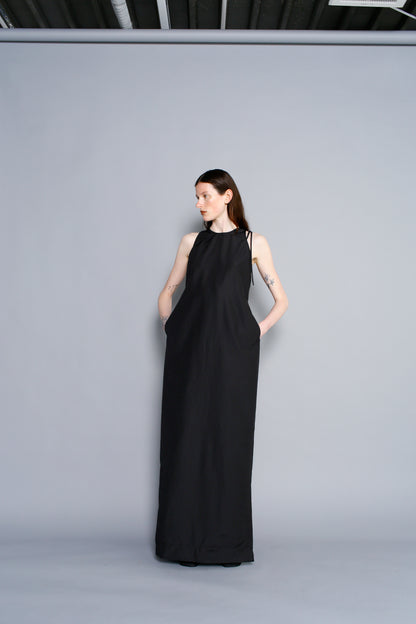 Backcut Dress / BLACK -5月25-31日発送-