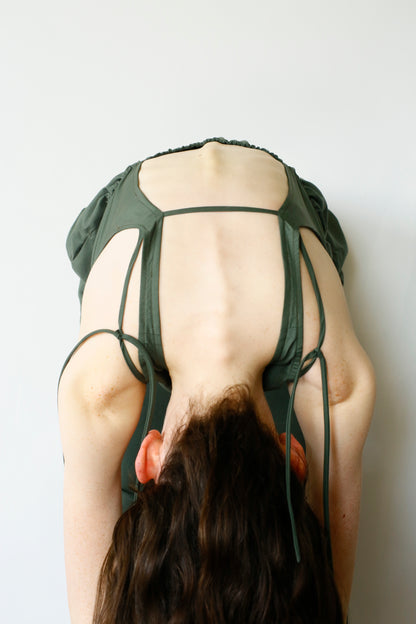 Backcut Dress / OLIVE -5月25-31日発送-