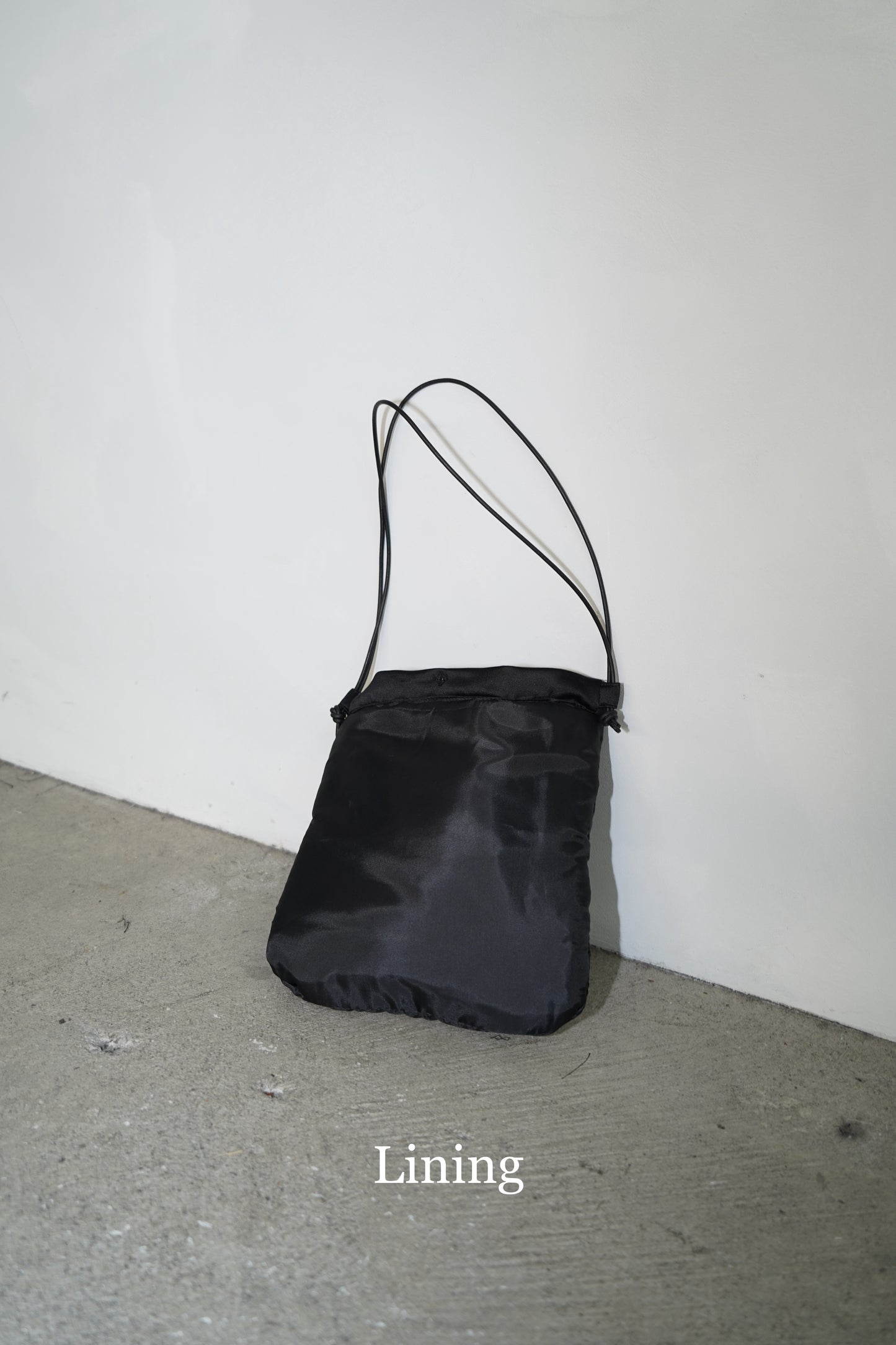Adorn Satin Bag / BLACK -8月25日発送-